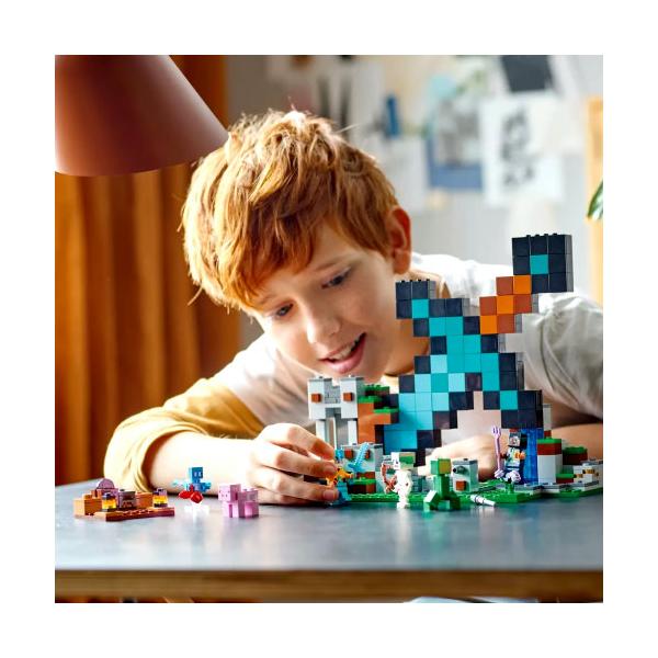 LEGO レゴ マインクラフト ダイヤモンドの剣の基地  Minecraft