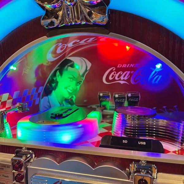 Coca-Cola ブランド ジュークボックス PJC-JK7